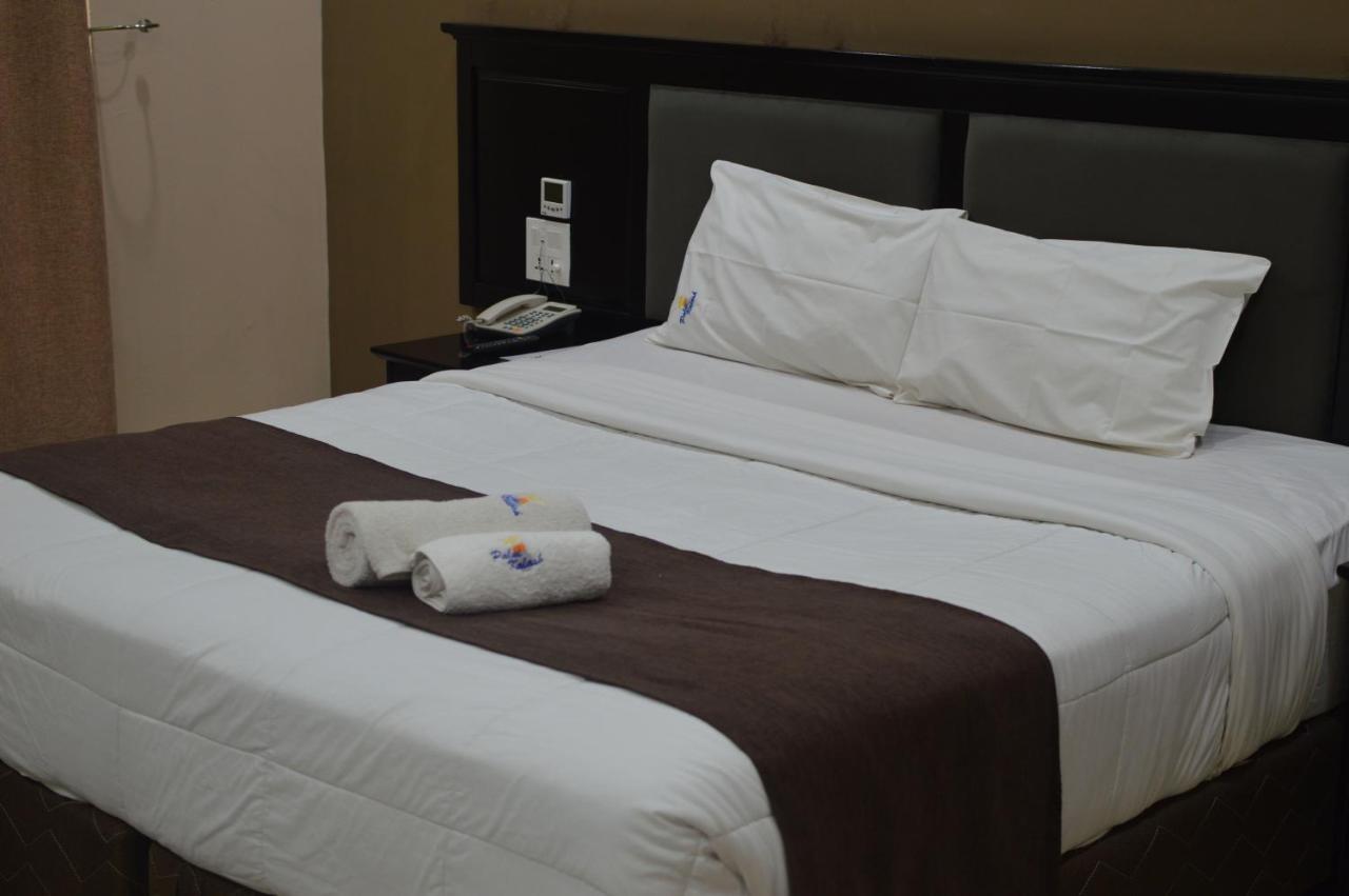 לוסקה Palm Kalash Hotel מראה חיצוני תמונה