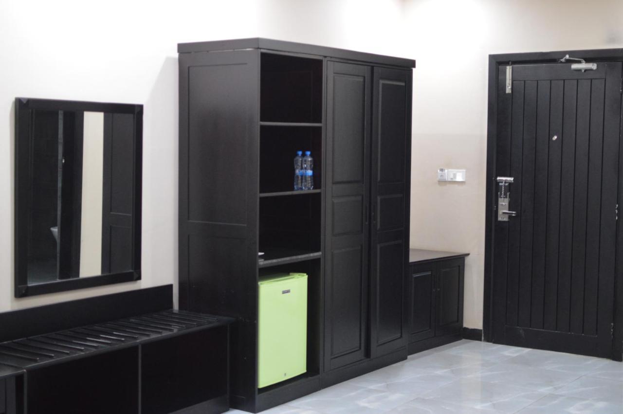 לוסקה Palm Kalash Hotel מראה חיצוני תמונה