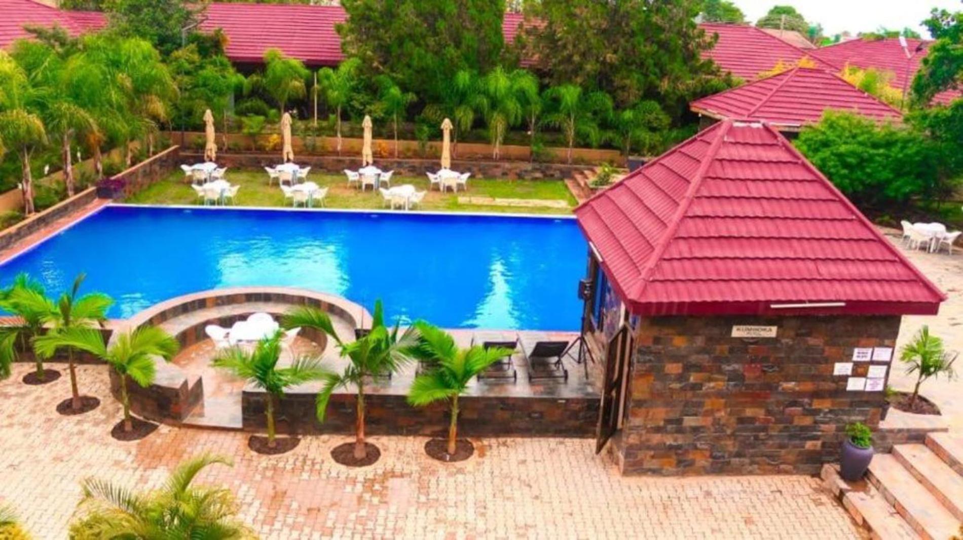 לוסקה Palm Kalash Hotel מראה חיצוני תמונה